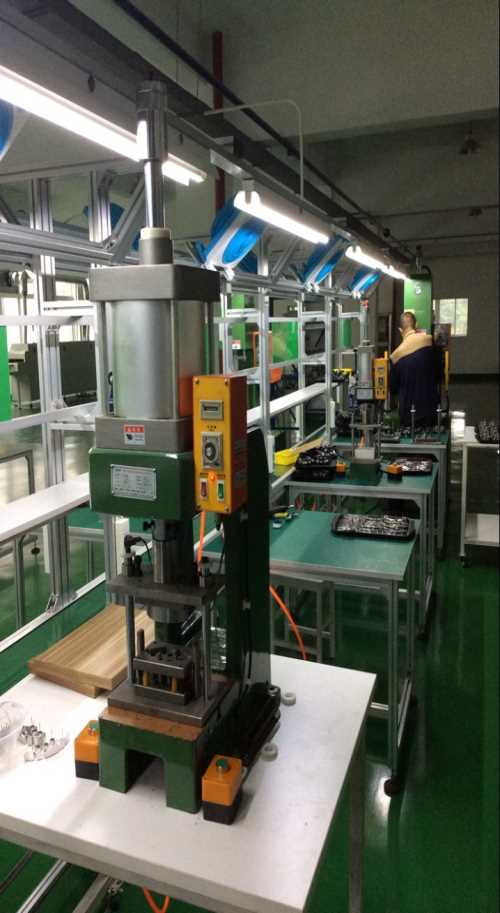 四柱气压机价格-上海气压机生产厂家
