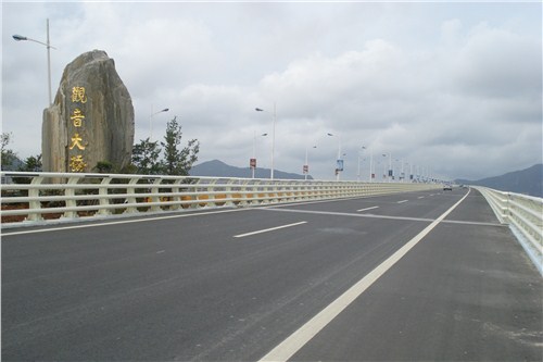 马路防撞护栏 公路防撞护栏 防撞护栏报价 广奥供