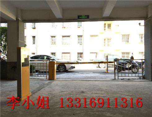 东莞小区东莞专业车牌识别收费系统厂家，厚街车牌识别收费系统