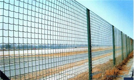 波浪型护栏网批发 波浪型护栏网批发商报价  赵赵兴供