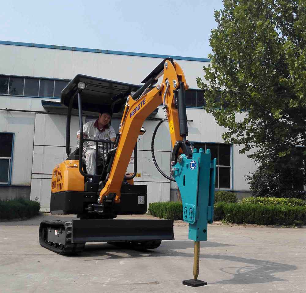 现代260挖掘机改装啄木鸟的厂家在哪？什么价格？