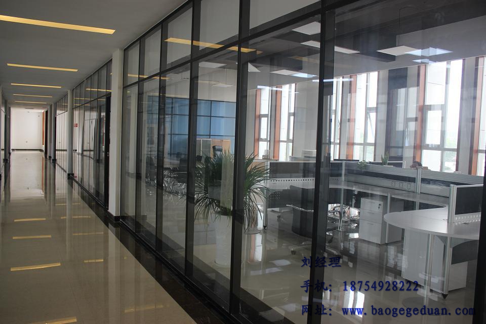 潍坊玻璃隔断厂家为您提供优质办公室百叶高隔间