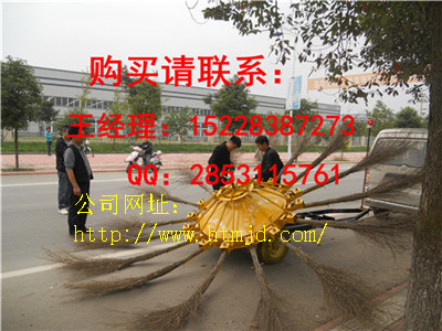 武安实用型道路清扫车研发厂家，环卫扫地车多少钱一台