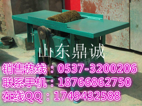 辽宁沈阳钢模板清渣除锈机 滚刷式模板清渣机 模板除锈机 工作效率高