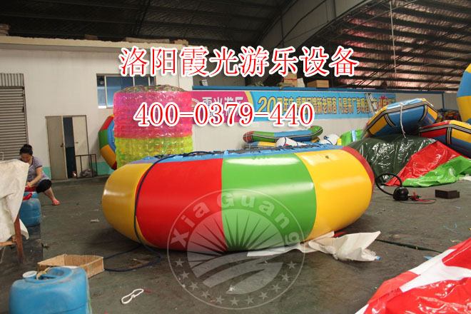 水上跳床充气城堡冲浪板游乐园
