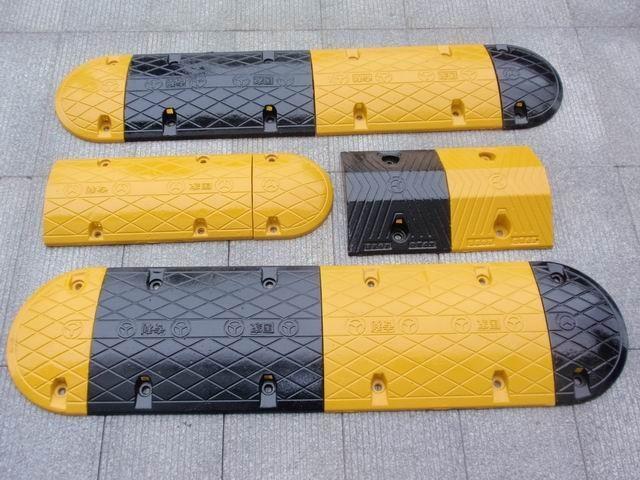 公路减速带安装 橡胶减速带批发价格 茂博缓冲带批发