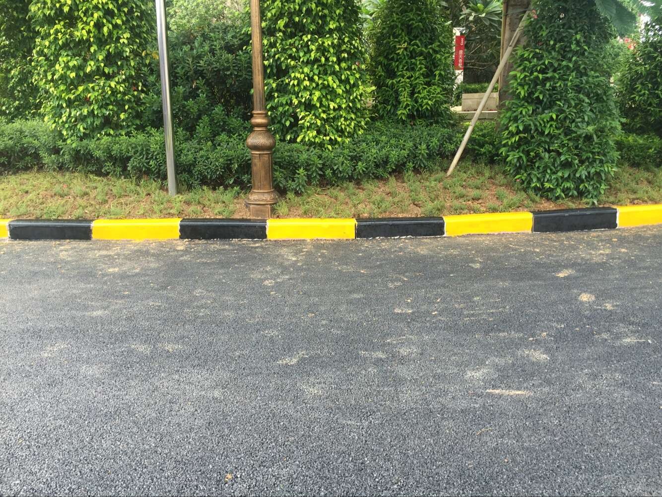 贺州市道路油漆新星牌反光油漆多少钱一桶？