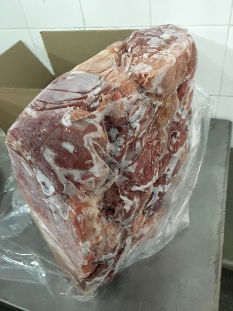 销售进口冷冻鸡爪,鸭爪,鸡头,猪肚,驴鞭