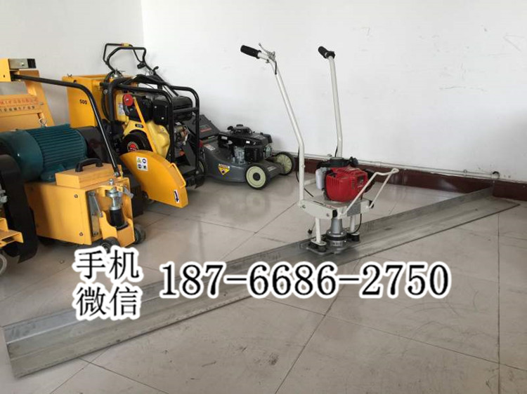 山东鼎诚厂家直销混凝土水泥抹平机 手扶式2.5米汽油机振动尺 6米本田振捣尺