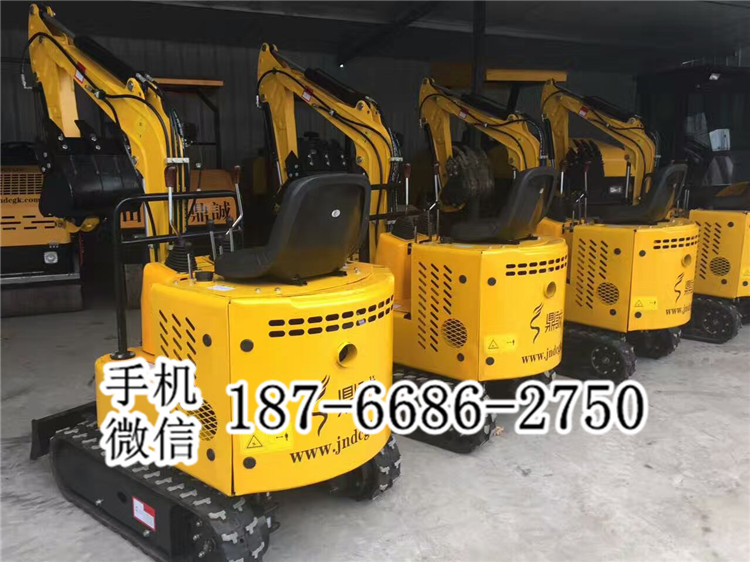 四川南充微型0.8吨履带式挖掘机 果园大棚开沟挖土机 橡胶履带挖沟机