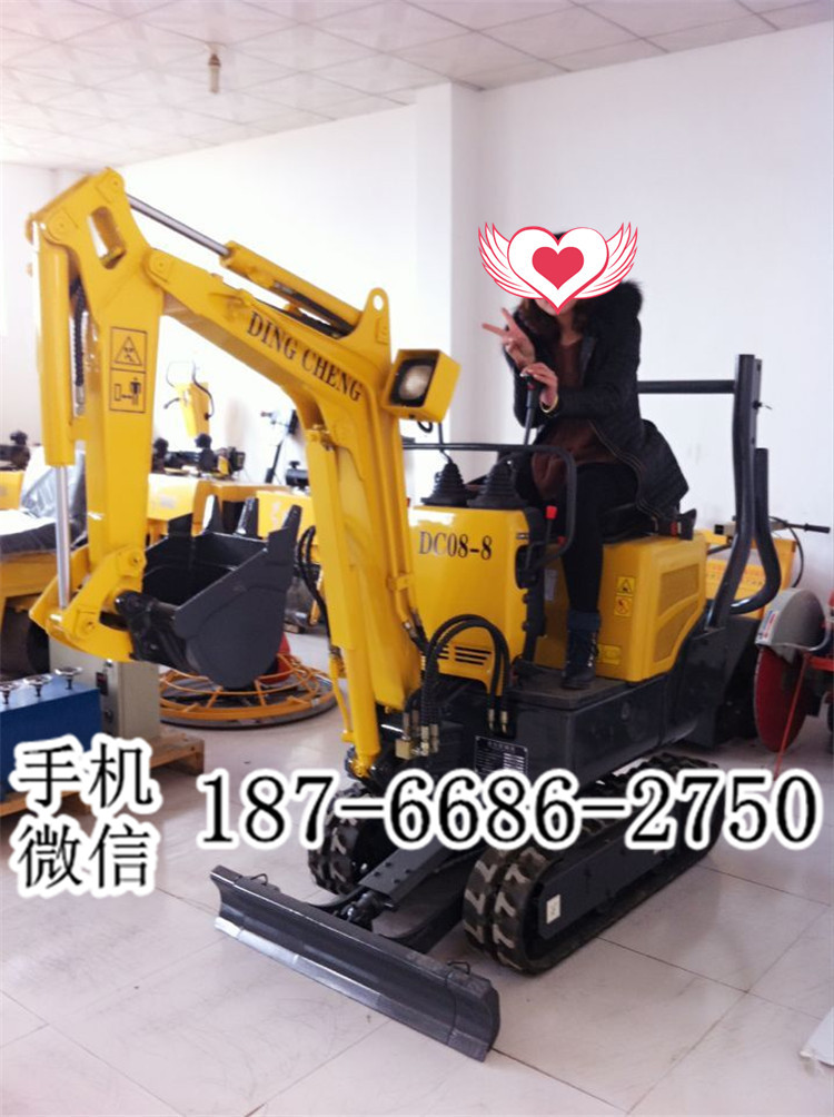 福建龙岩小型基础工地建筑厂房履带式挖掘机用途 0.8吨迷你挖掘机厂家 小型挖沟机视频