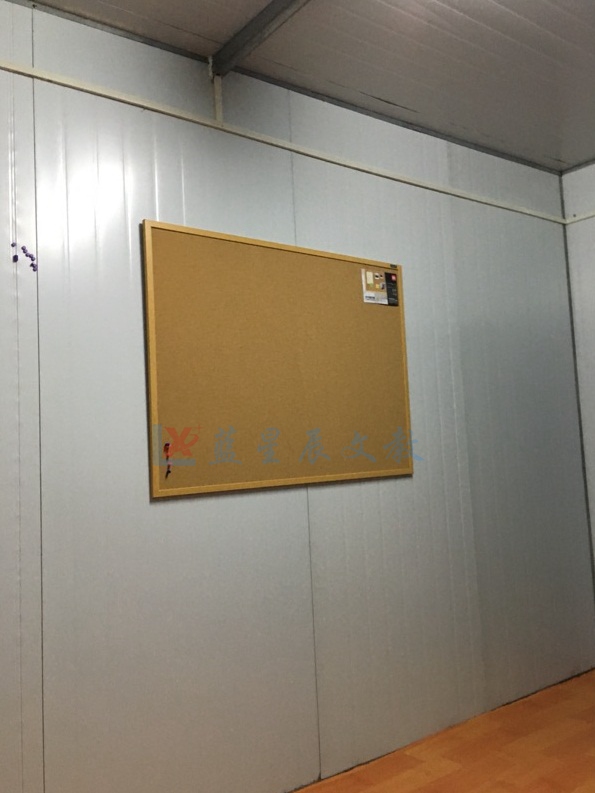 珠海软木板照片墙M软木留言板记事板广告板M纯实木框稳固耐用
