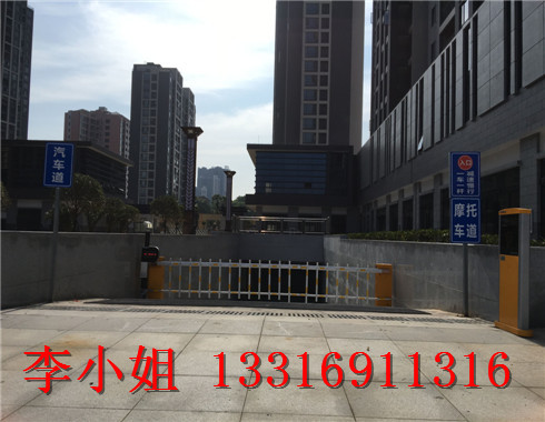 福田小区道闸厂家，道闸车牌识别系统