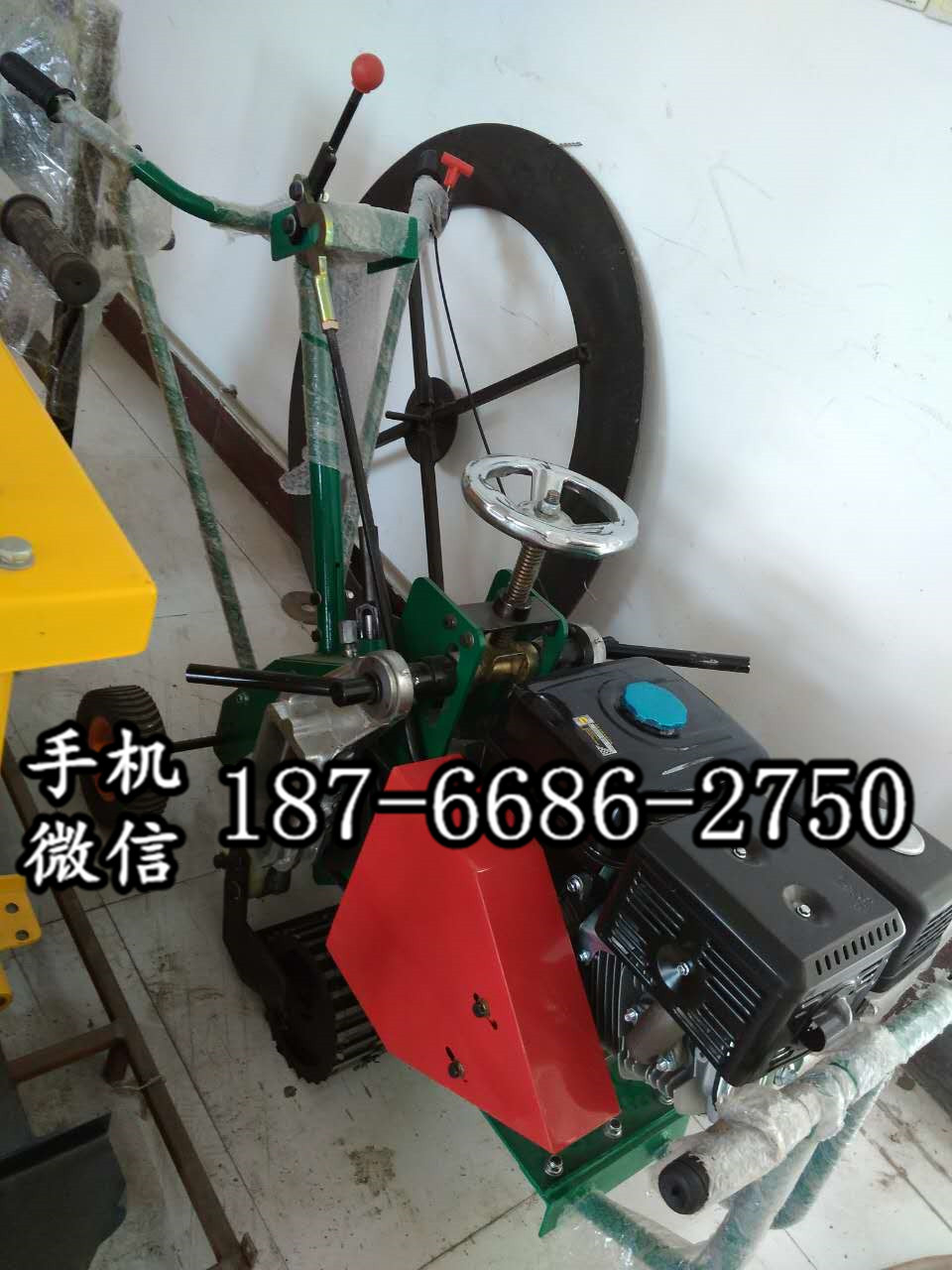 湖南郴州本田汽油机起草皮机 手推起草机绿化机械 草坪移植机推草机  产量高 起草深度角度可以调节