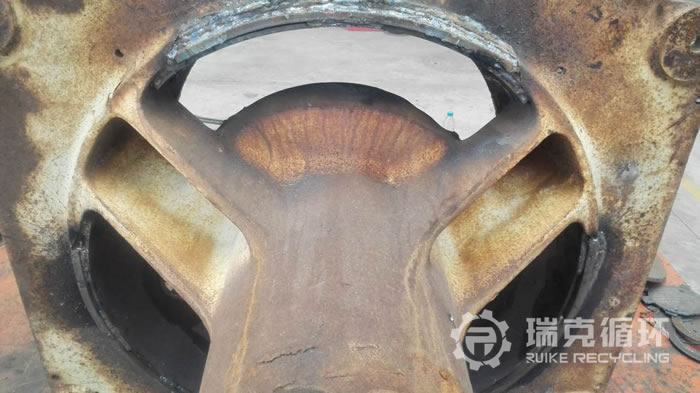 维修美卓、大华、康达利德、钛山等GP系列圆锥破碎机架体