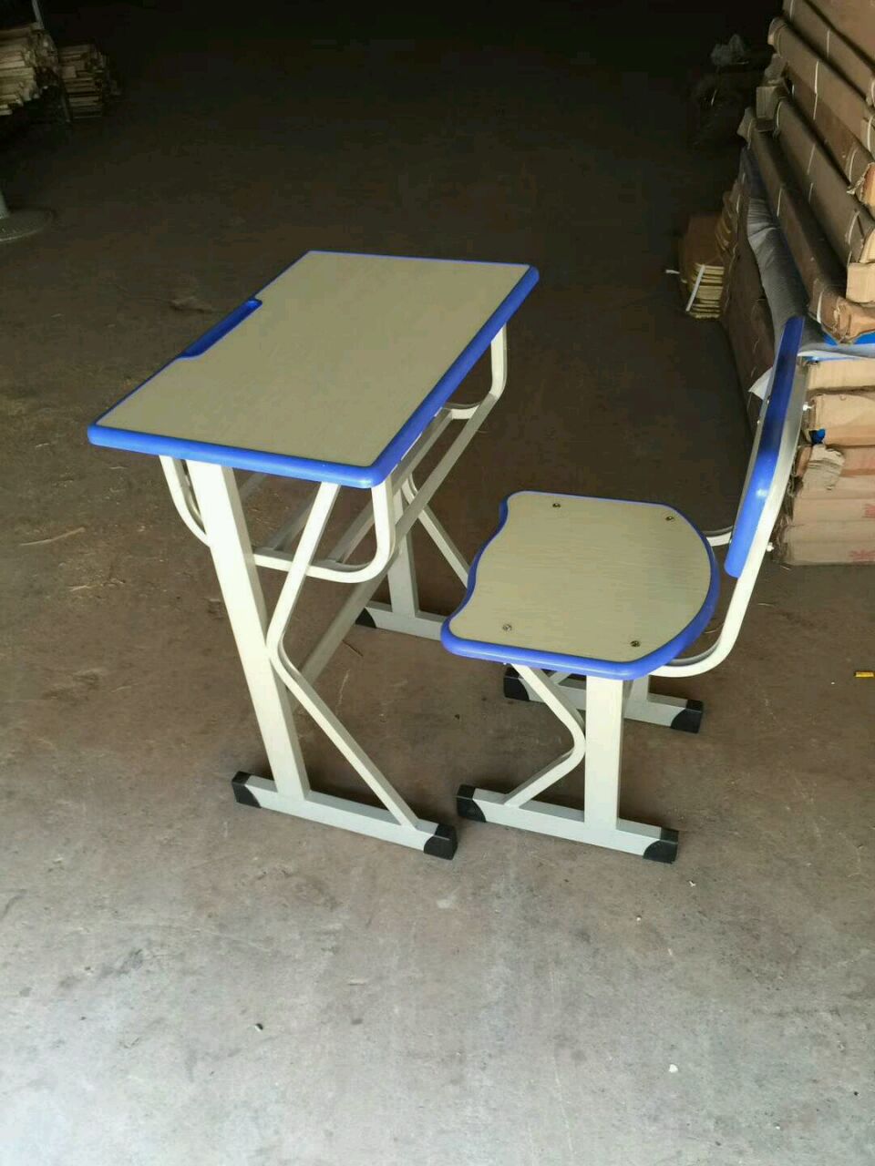 合肥课桌椅 学习培训桌 折叠桌等厂家直销