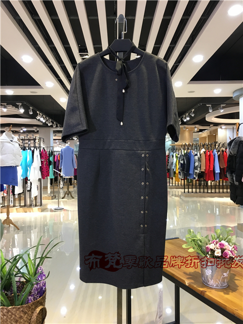 时尚优雅品牌女装恋白尾货库存供应