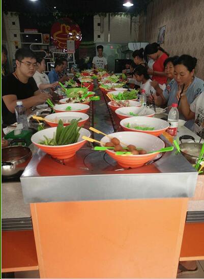 旋转自助火锅设备价格 回转小火锅设备厂家