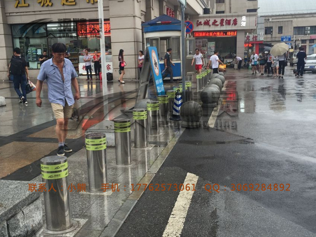 湖北武汉路桩厂家 固定式路桩 防冲撞路桩 武汉钢精灵路桩 汉口火车站路桩