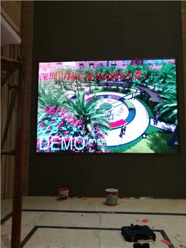 室内P2.5电子屏价格|室内P2.5LED显示屏多少钱|室内LEDP2.5显示屏多少钱一平方|精彩显示
