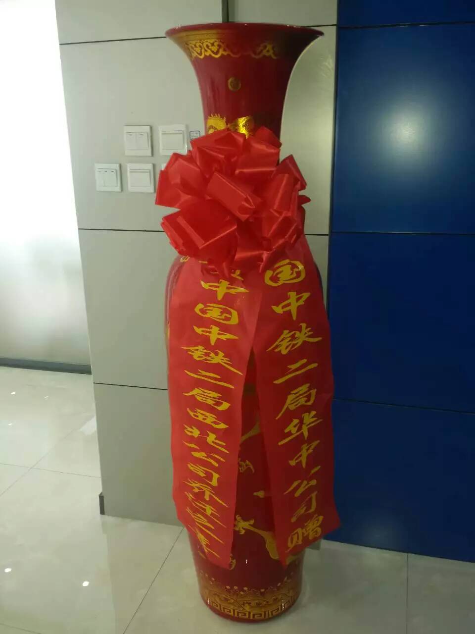 开业搬迁礼品景德镇陶瓷花瓶