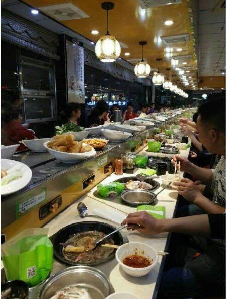 回转麻辣烫火锅设备价格 旋转小火锅设备价格