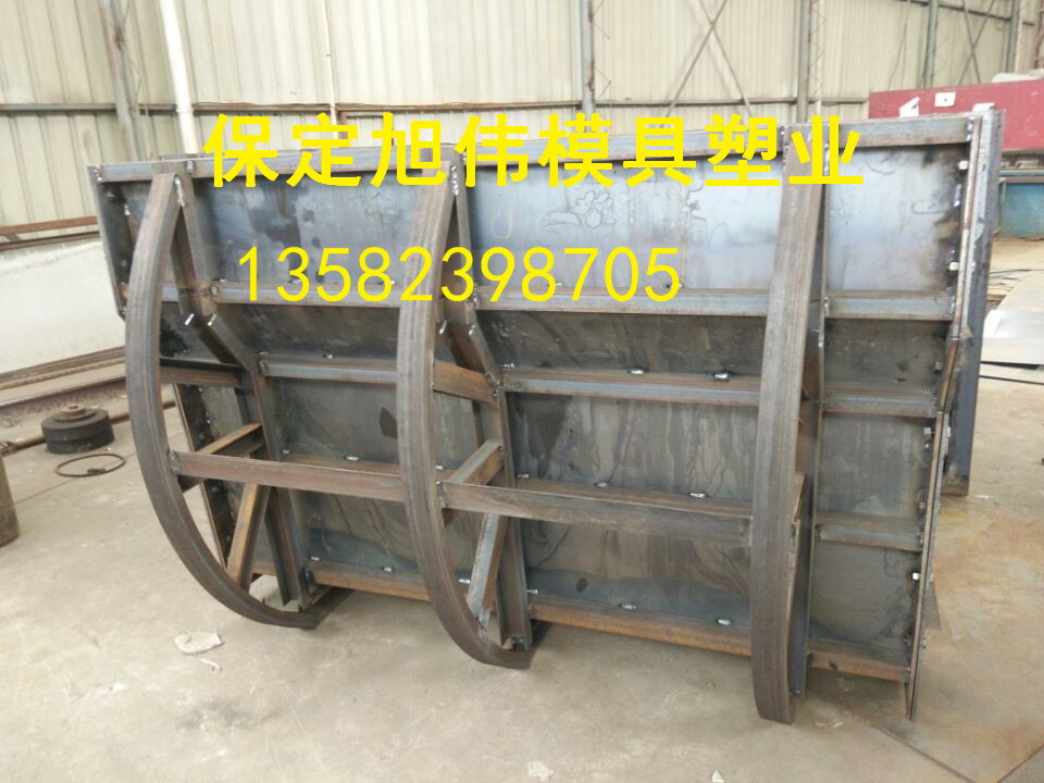厂家直销高速路障模具（抗磨损）