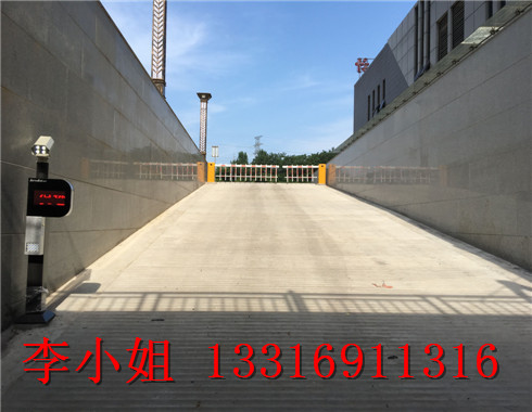 云南厂区车辆进出自动识别道闸收费系统价格
