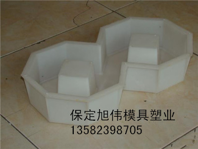 专业设计8字型草坪砖模具厂家