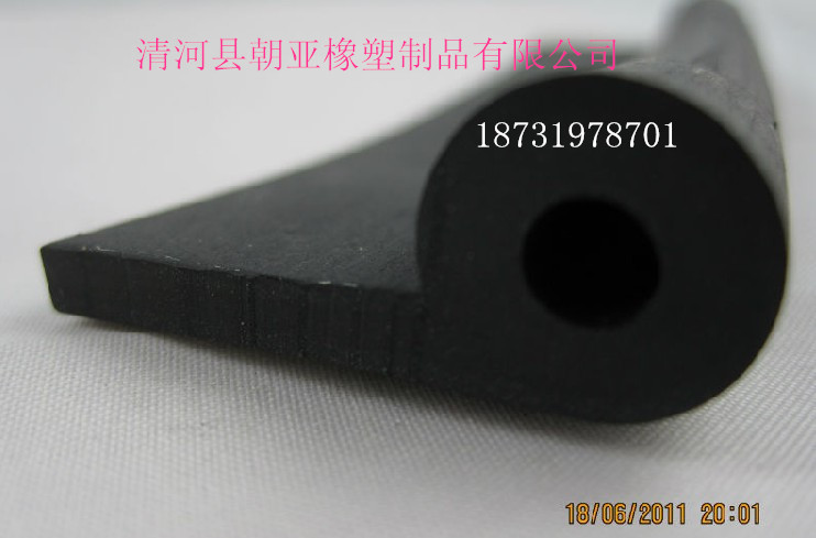 白色硅胶发泡海绵胶条
