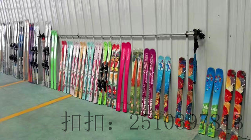 如何正确使用滑雪板玩雪