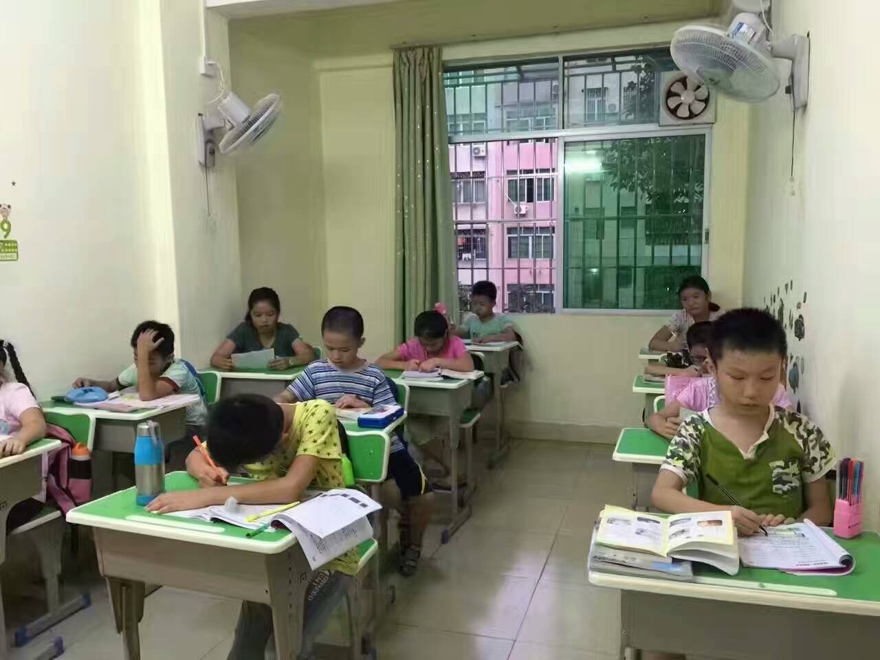 私人开一家小学托管班风险大吗