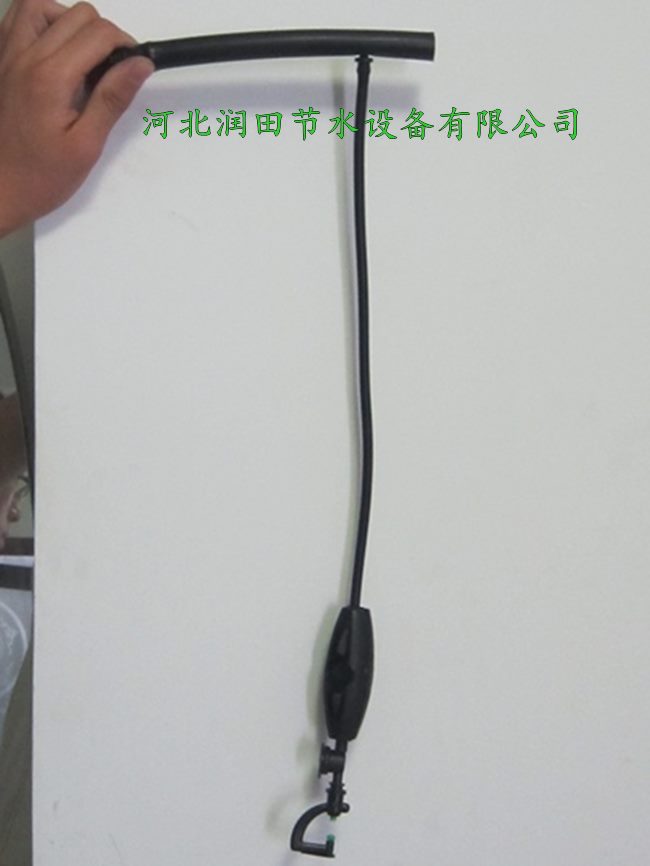 施肥罐-河北沽源县小喷头安装技术指导