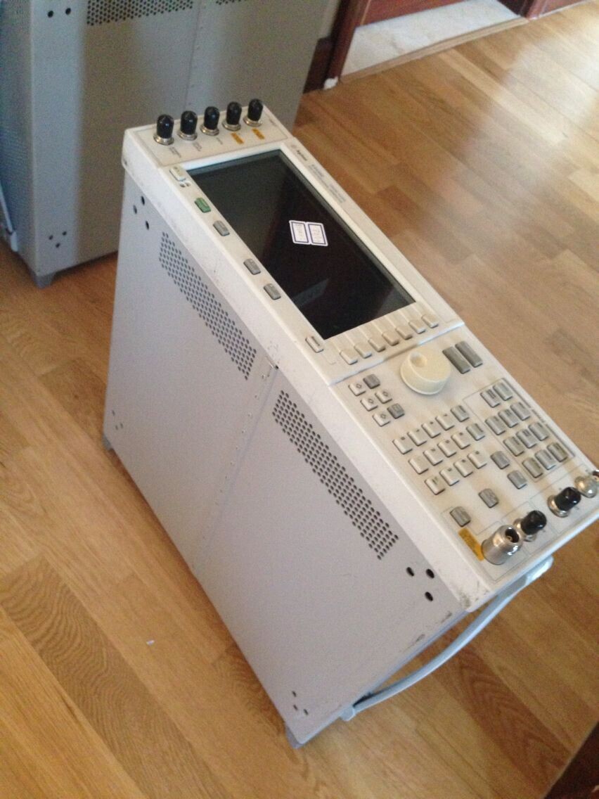 Agilent E4438C矢量信号发生器