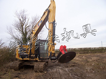 挖掘机改装锯石机图片技术过关ks型圆盘式锯石机矿山开山锯