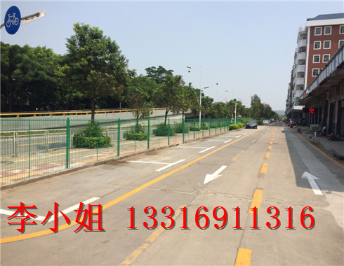 大发埔高速公路服务区道路划线 新洲车库消防通道画字