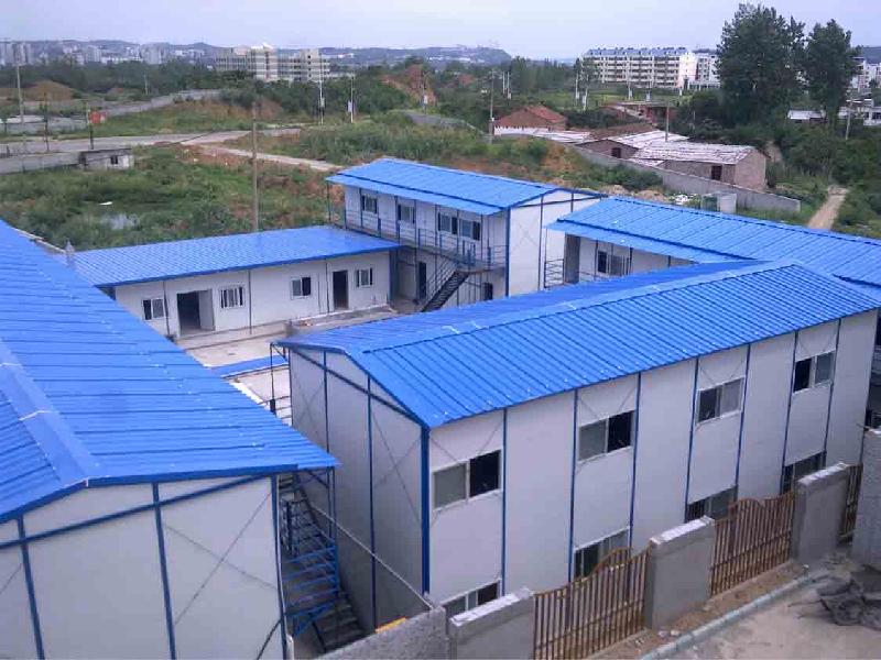 河北廊坊焊接式活动房厂家低价供应岩棉复合板彩钢房