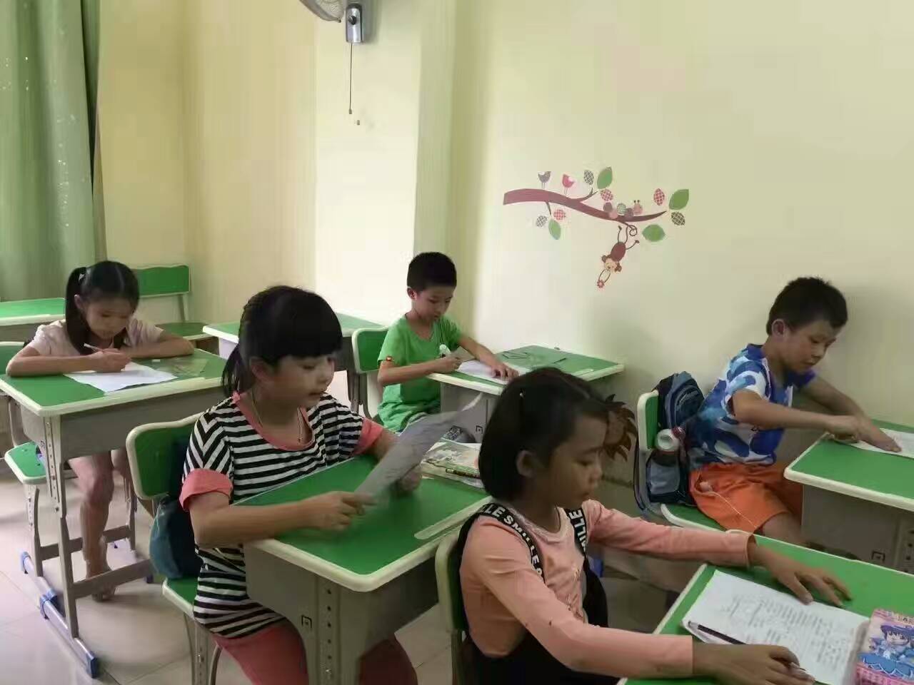开办一家正规的小学午托班大概需要多大场地