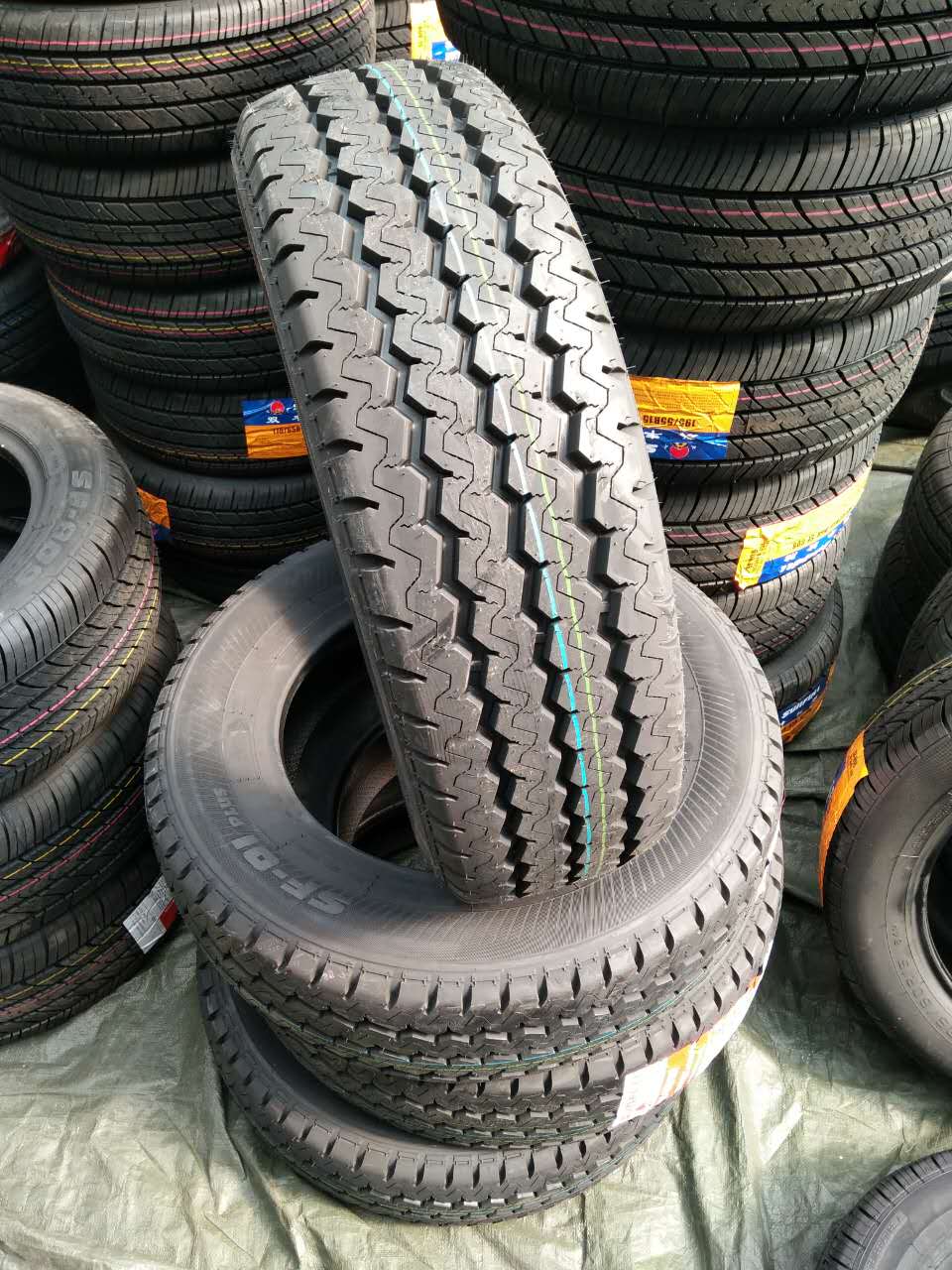 195/70R15C轿车胎 面包车轮胎