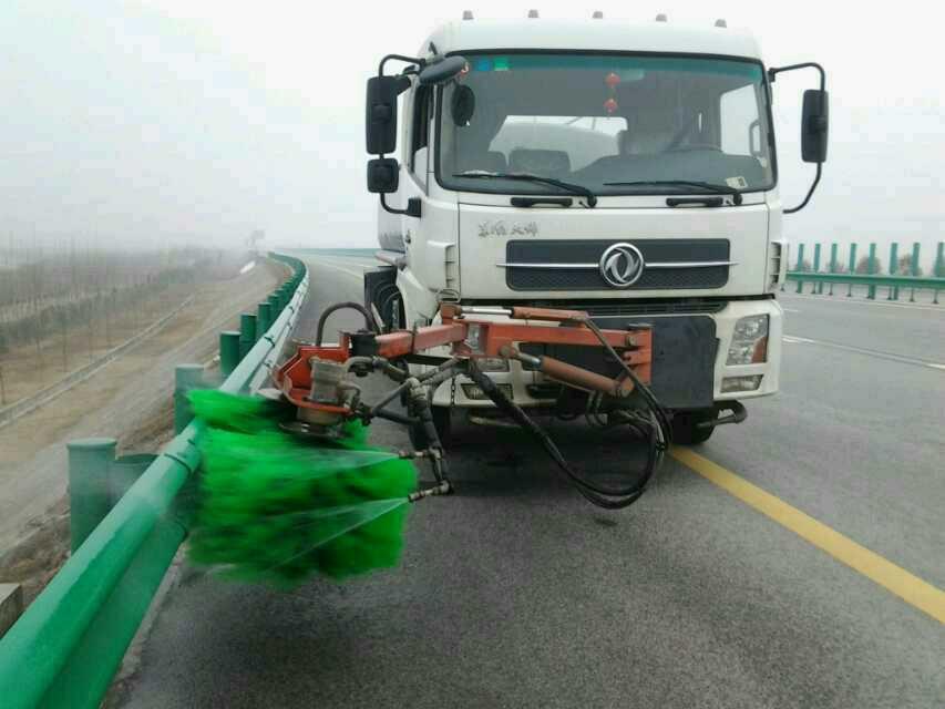 清洗车销售-北京隔离墩清洗车供应-高速公路隔离墩清洗车