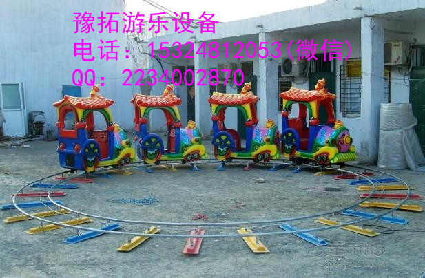 体育场带顶带轨道的小火车厂家报价直销价格合理