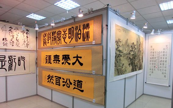 酒店折叠屏风展板制作出售，可租贫，广州邦威展览有限公司