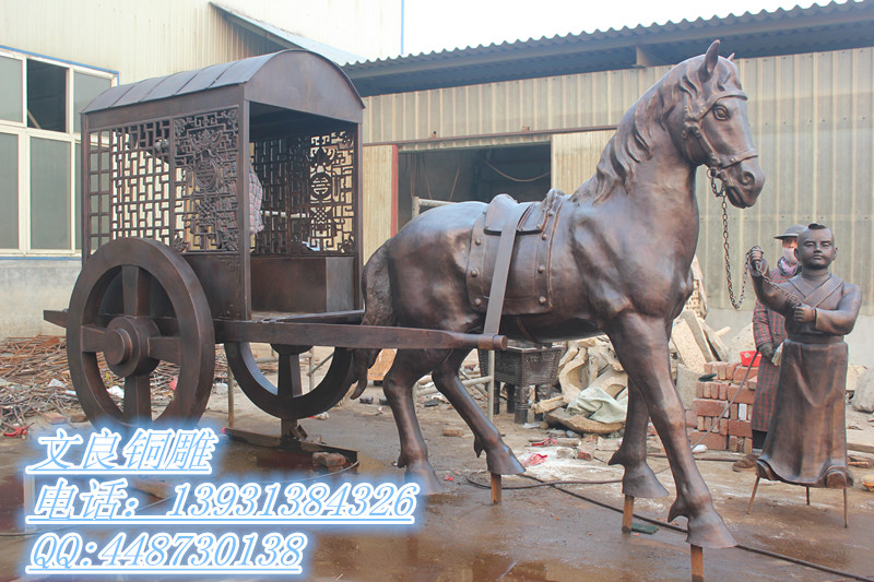 铸铜马拉车雕像摆件生产