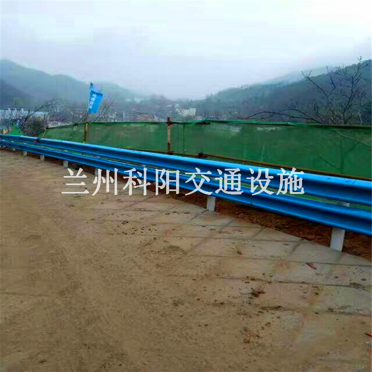 天水武山波形护栏板 公路护栏厂家 欢迎实地考察