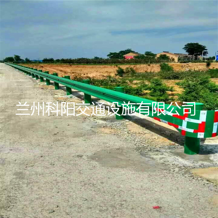 玉树治多波形护栏 公路护栏实体厂家专业生产欢迎您的莅临考察