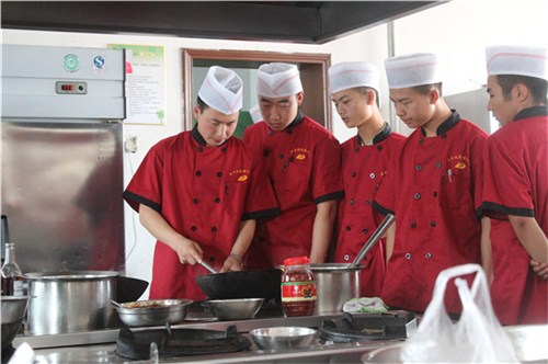 长春中式烹调培训电话 延边东方供 吉林中式烹调培训排行
