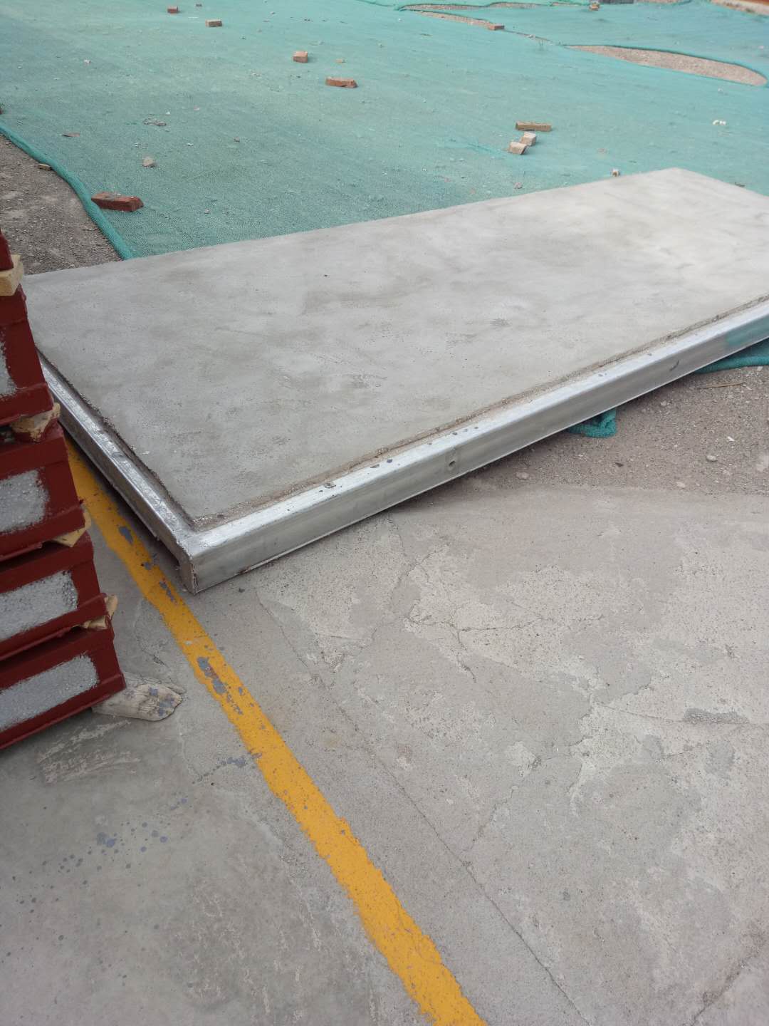 钢桁架轻型板低价直销宏晟板业青岛膨石板定制厂家