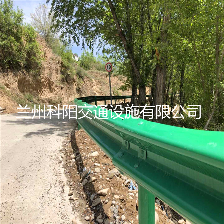 白银景泰公路护栏价格 波形护栏厂家生产及销售