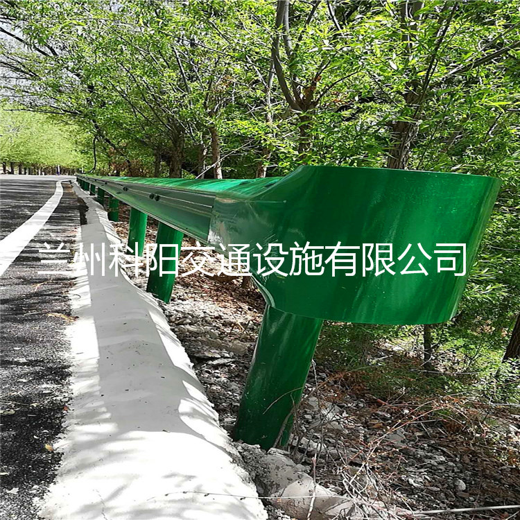 石嘴山波形护栏 公路护栏西北实体厂家生产销售