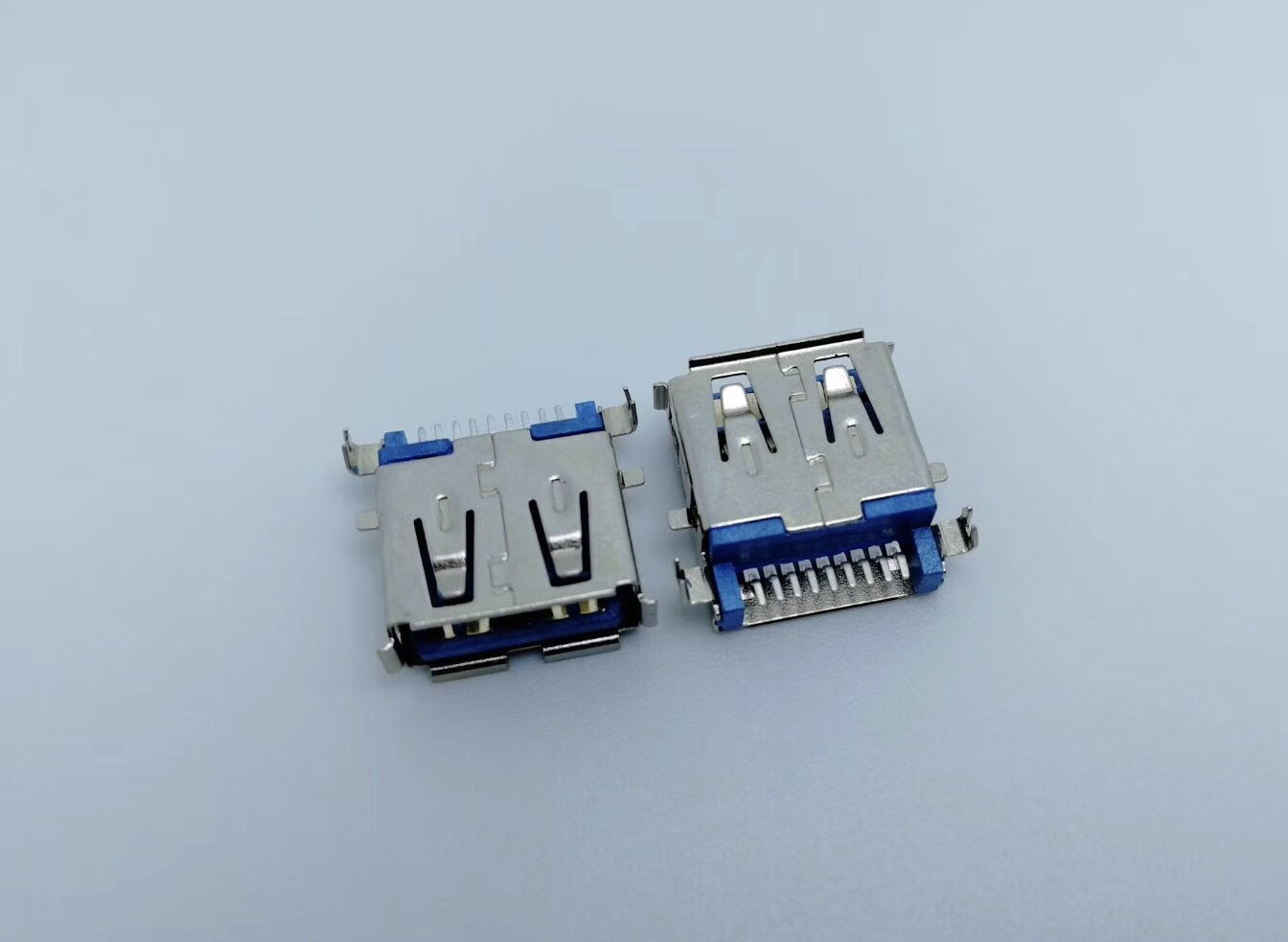 四脚沉板USB 3.0母座 卷边 蓝色胶芯 9P贴片母头